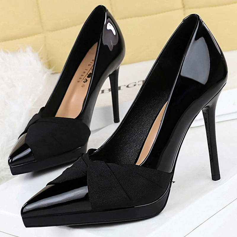 Sepatu Hak Tinggi Wanita 10.5  - Shoe Tree ulasan dan harga