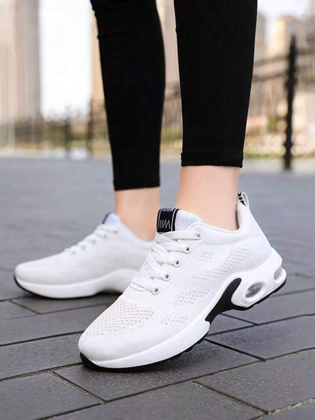 Sepatu Kerja Ortopedi Baru 202 - Sneaker Box ulasan dan harga