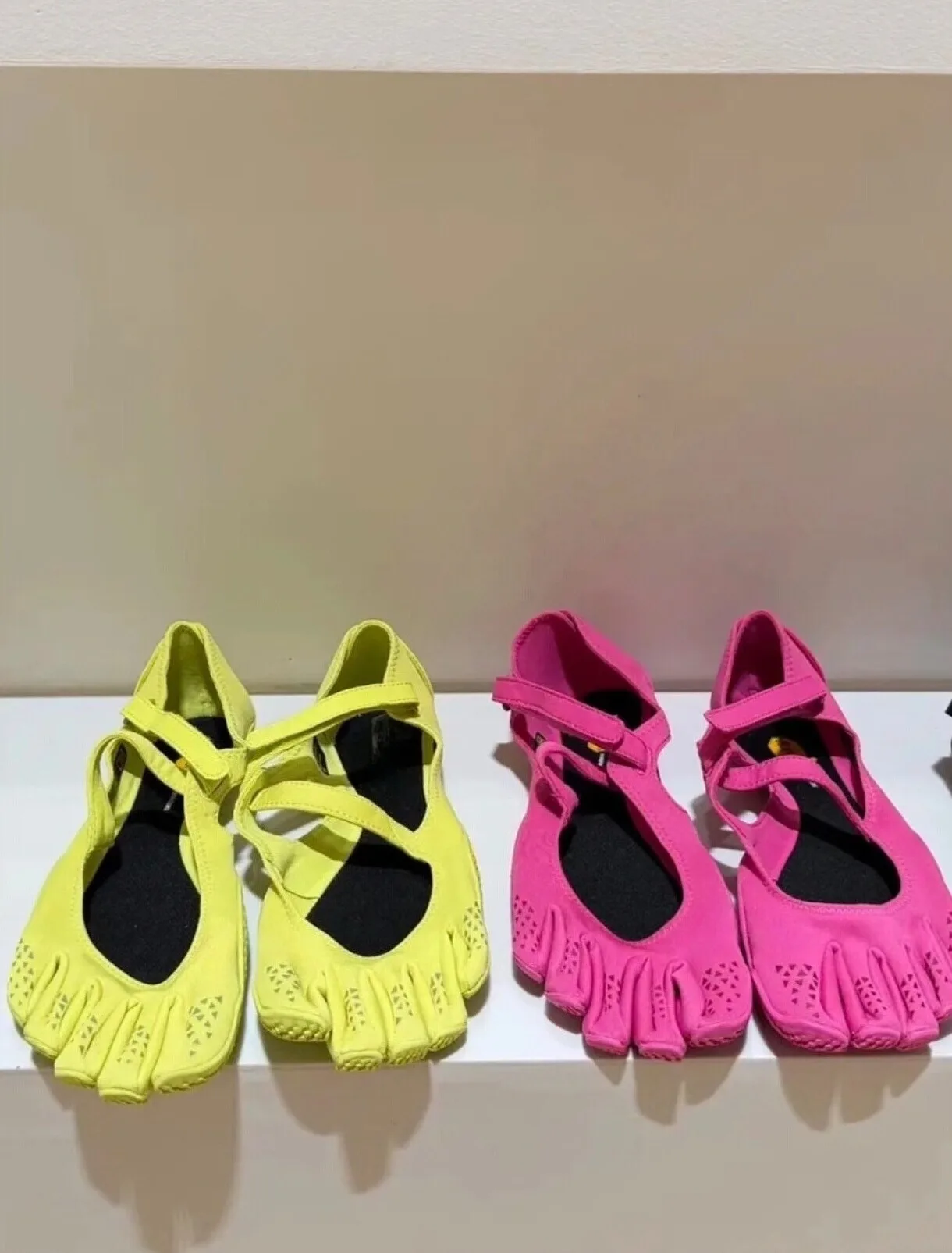 Sepatu Kets Wanita Five Finger - Sneaker Box ulasan dan harga